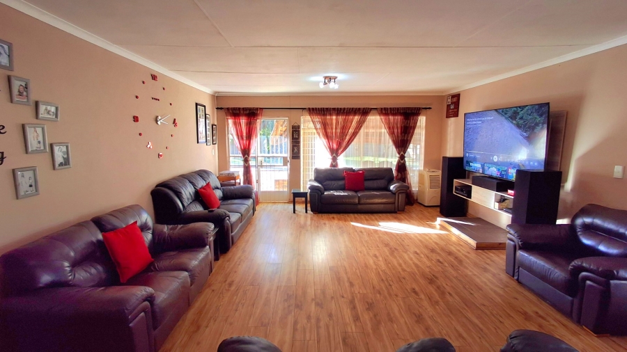 4 Bedroom Property for Sale in Vaalpark Free State